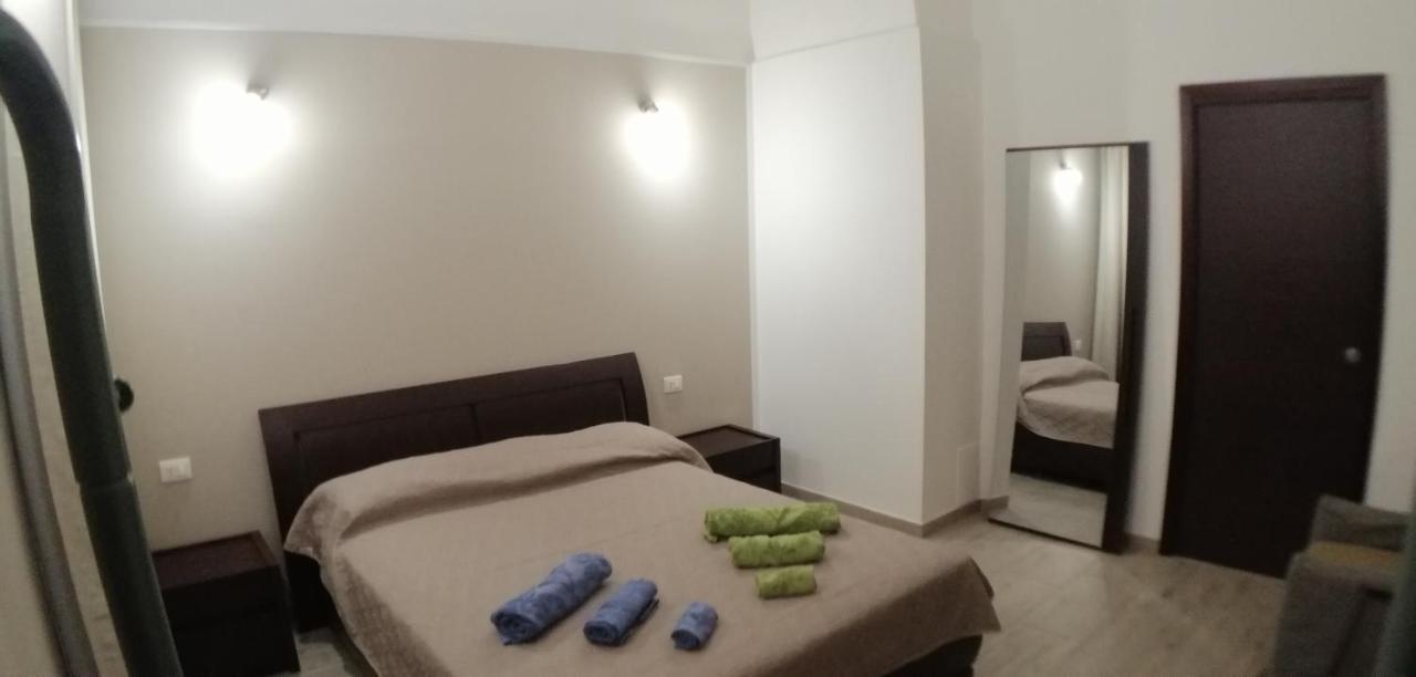 Exclusive House In The Center Apartment Catania Bagian luar foto