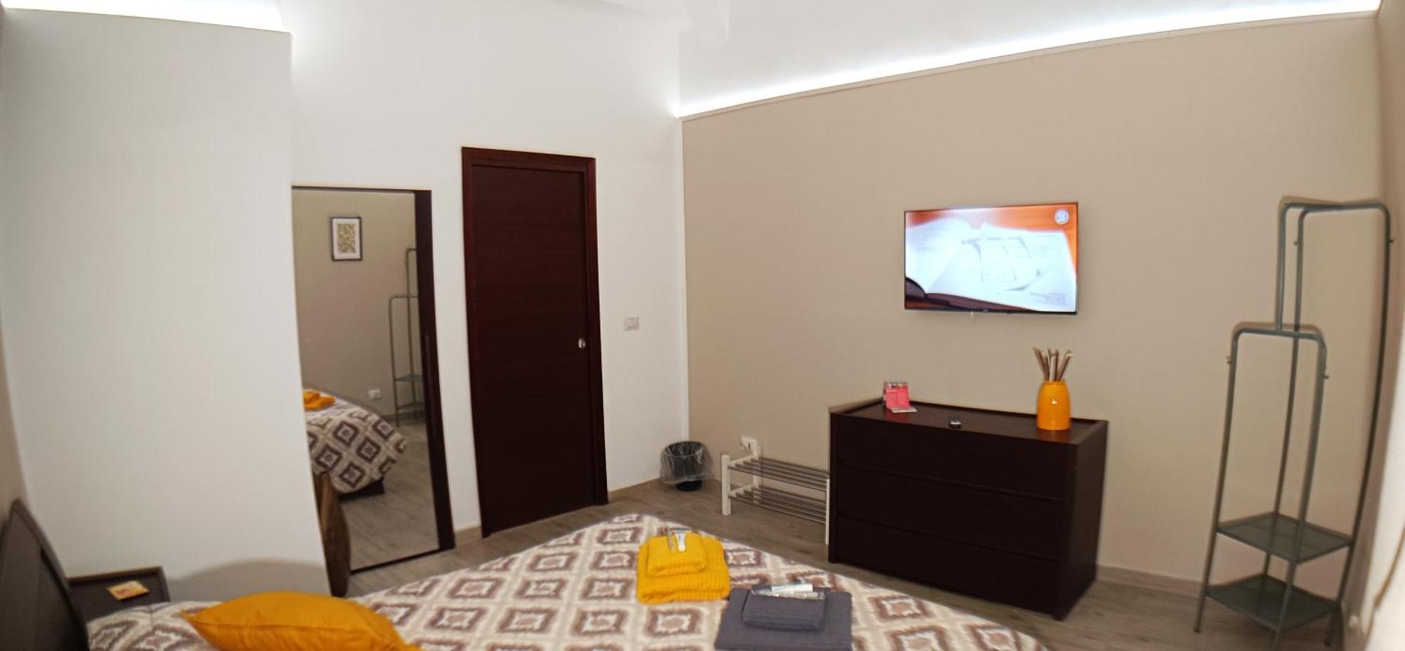 Exclusive House In The Center Apartment Catania Bagian luar foto