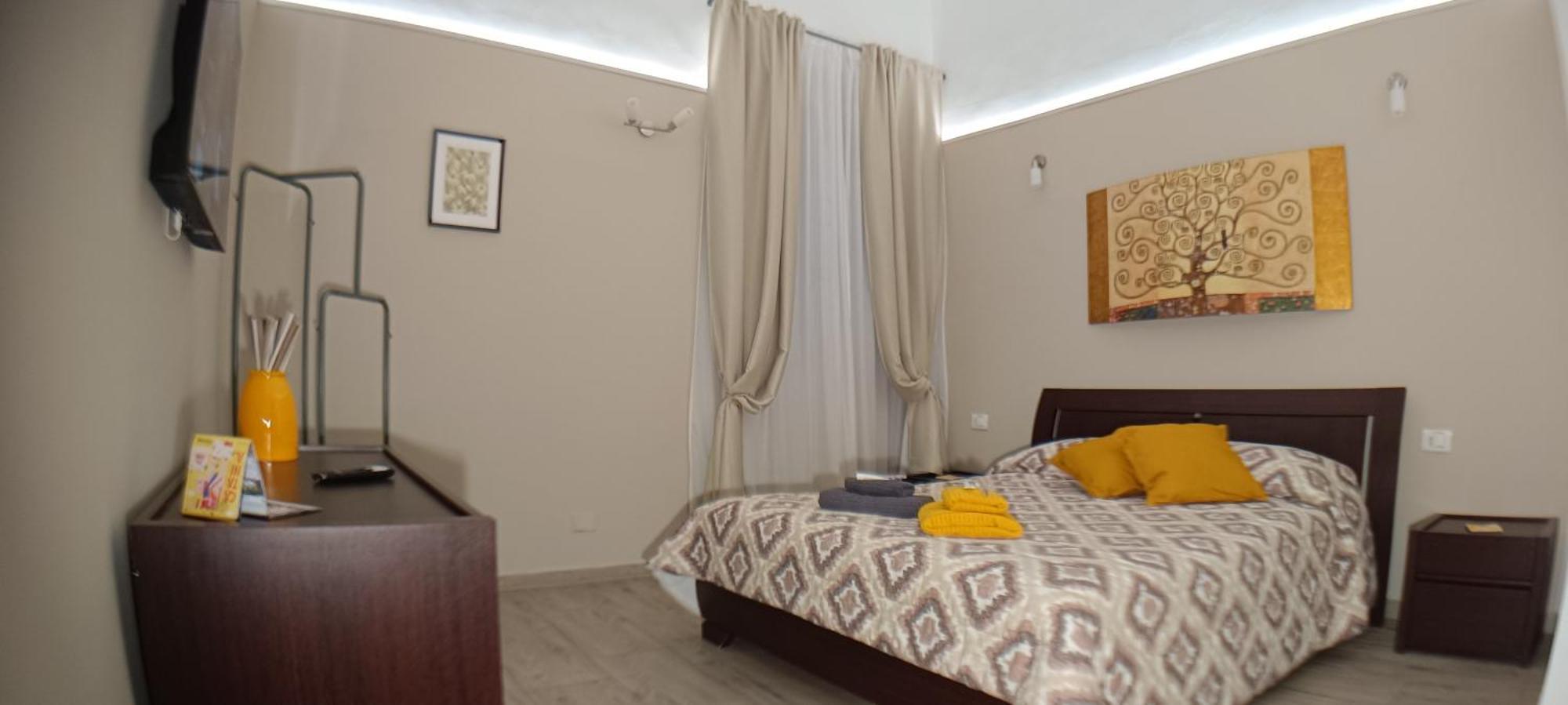 Exclusive House In The Center Apartment Catania Bagian luar foto