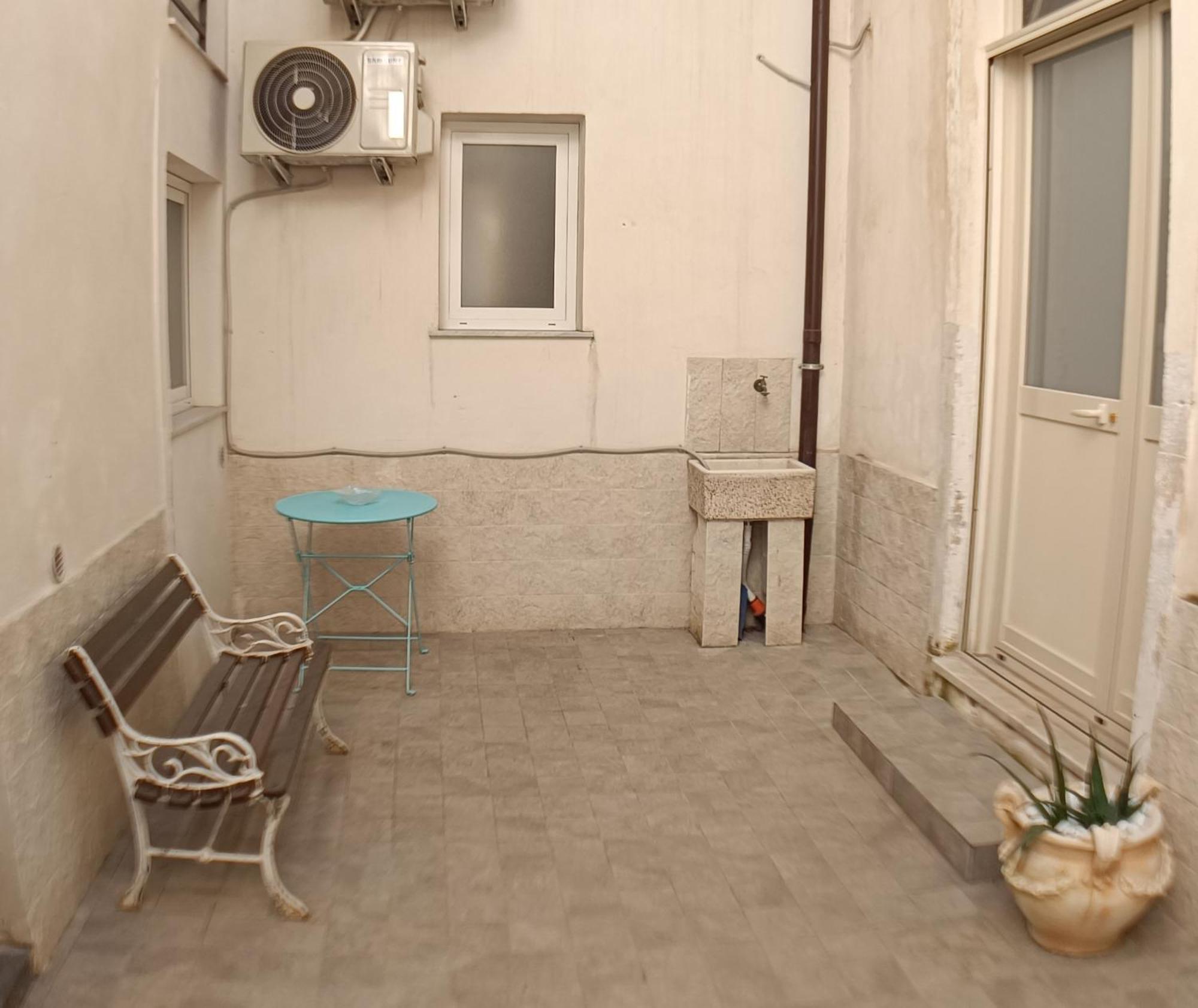 Exclusive House In The Center Apartment Catania Bagian luar foto